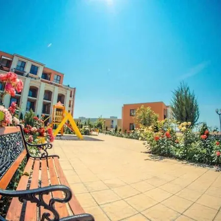Beautiful 2-Bed Apartment In Sveti Vlas Lejlighed