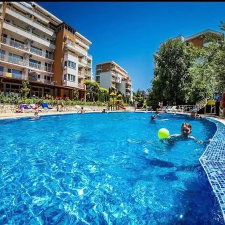 Beautiful 2-Bed Apartment In Sveti Vlas Appartement *